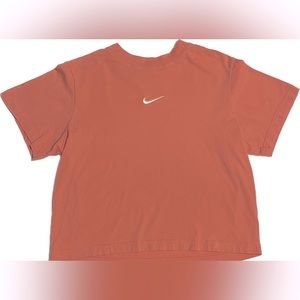 Girls pink Nike t-shirt